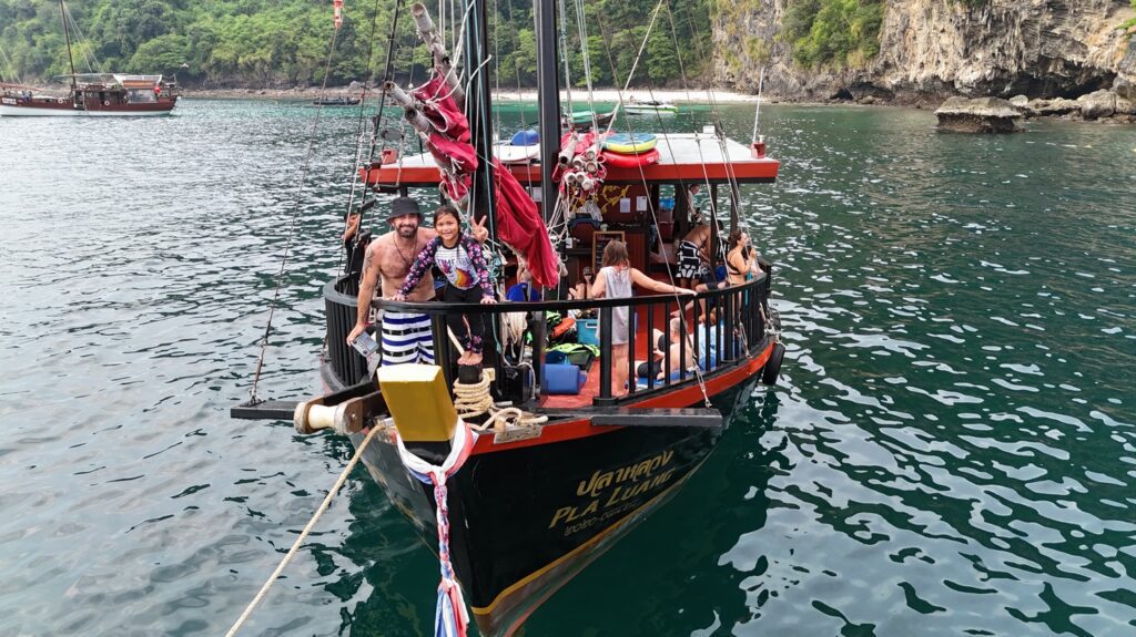 family boat tour in krabi
